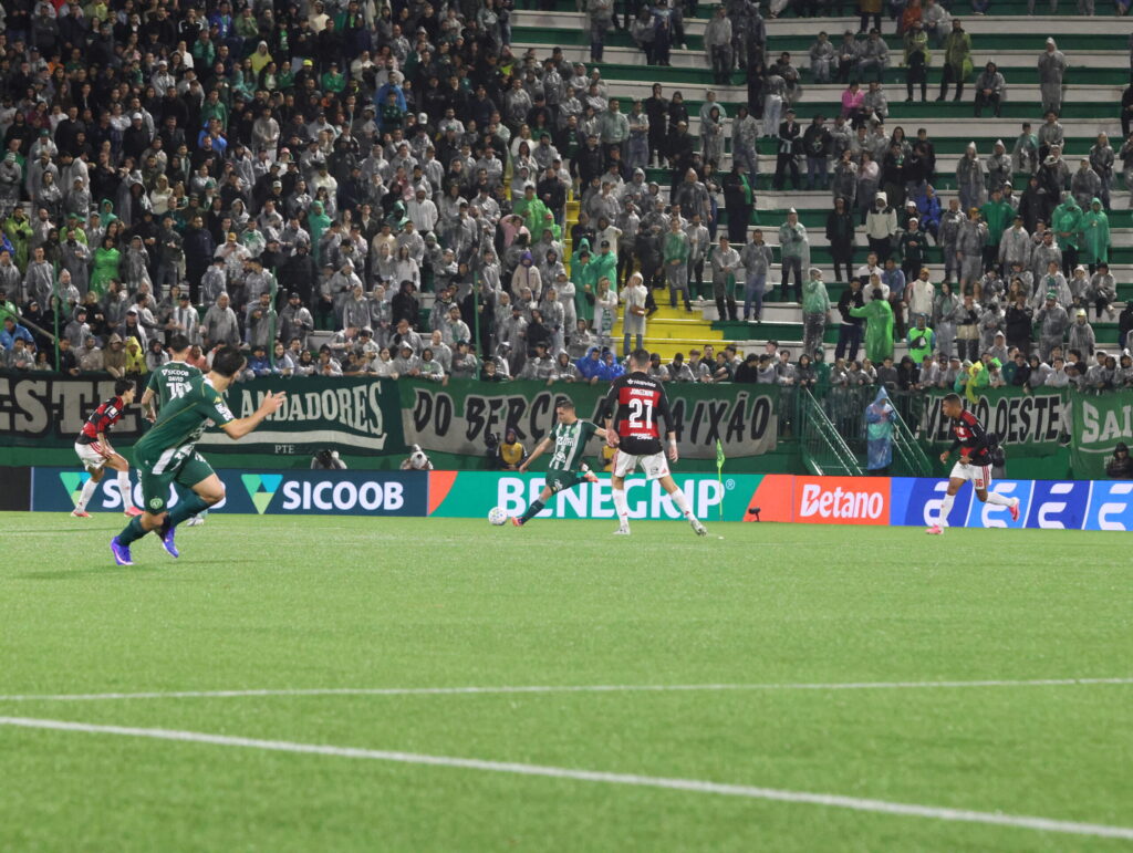 Chapecoense é superada pelo Flamengo