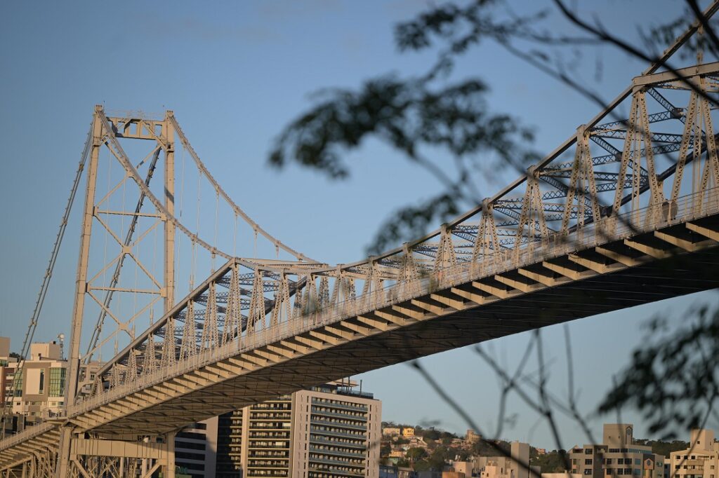 Ponte Hercílio Luz terá fechamento noturno para obras de manutenção