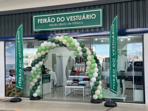 Com “facão” na mão, Flávio Bolsonaro promete castração química para estupradores