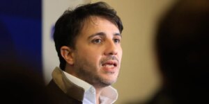 Renan propõe cortes na Previdência e alterar pisos da saúde e educação